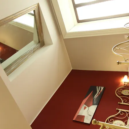 לינה וארוחת בוקר Cutelli 4*