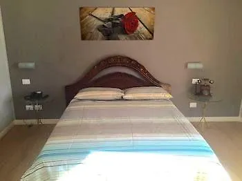 לינה וארוחת בוקר Cutelli 4*